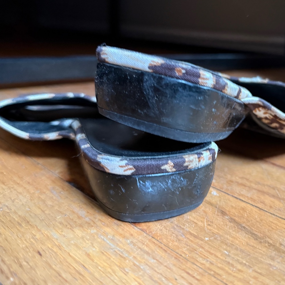 Well Worn Sandals | Size 9 - Picture 5 of 6